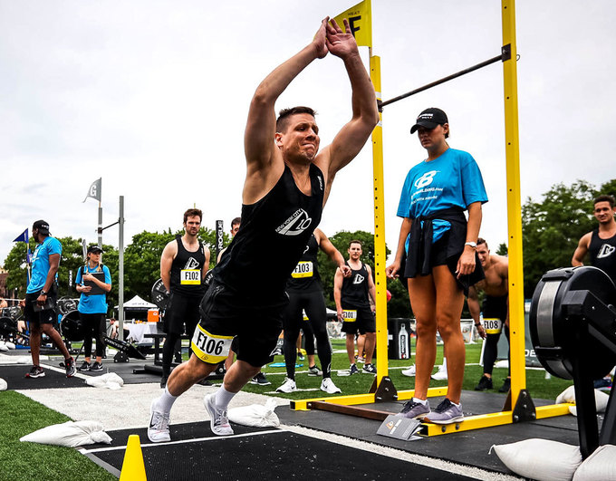 W680 john harmonay broad jump