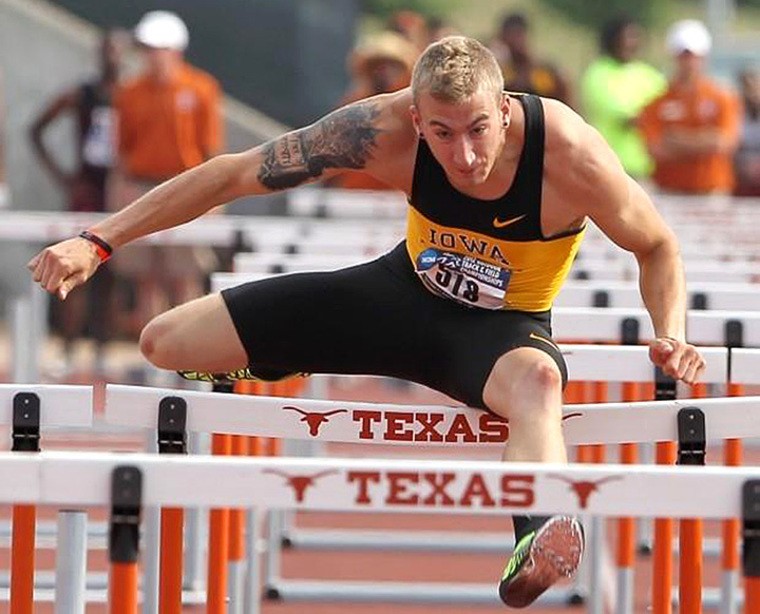 Thumb ethan holmes hurdles iowa college